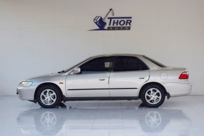 HONDA ACCORD 2.2 AT ปี 2000