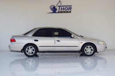 HONDA ACCORD 2.2 AT ปี 2000