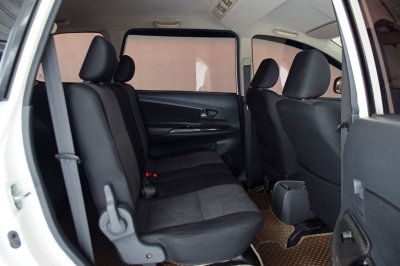 TOYOTA AVANZA 1.5S ปี 2013