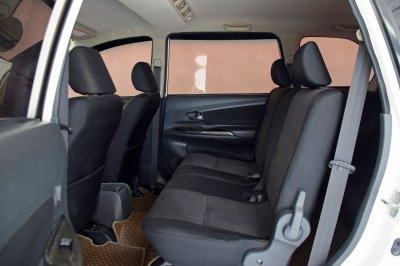 TOYOTA AVANZA 1.5S ปี 2013