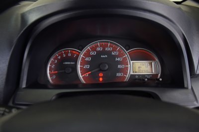 TOYOTA AVANZA 1.5S ปี 2013