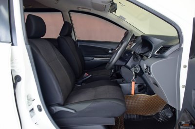 TOYOTA AVANZA 1.5S ปี 2013