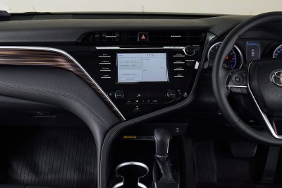 TOYOTA CAMRY 2.0G ปี 2018 จด 19