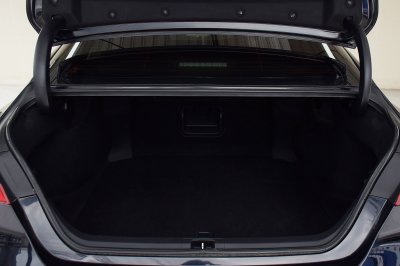 TOYOTA CAMRY 2.0G ปี 2018 จด 19