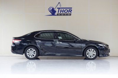 TOYOTA CAMRY 2.0G ปี 2018 จด 19
