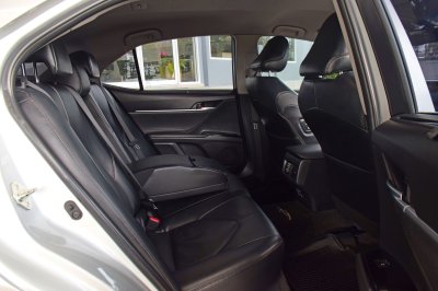 TOYOTA CAMRY 2.0G ปี 2019