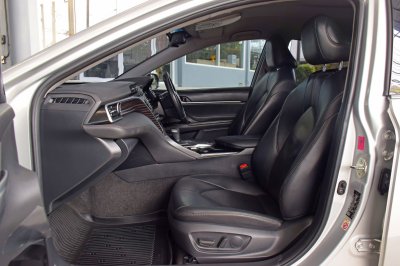 TOYOTA CAMRY 2.0G ปี 2019