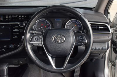 TOYOTA CAMRY 2.0G ปี 2019