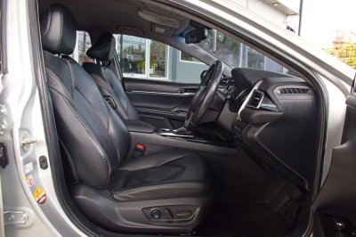 TOYOTA CAMRY 2.0G ปี 2019