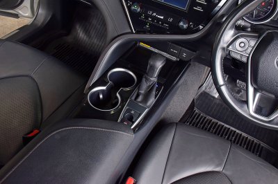 TOYOTA CAMRY 2.0G ปี 2019 จด 20