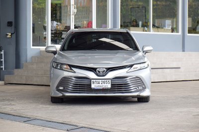 TOYOTA CAMRY 2.0G ปี 2019 จด 20