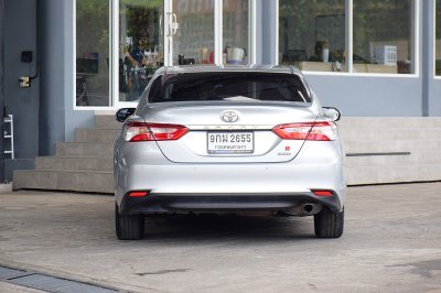 TOYOTA CAMRY 2.0G ปี 2019 จด 20