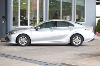 TOYOTA CAMRY 2.0G ปี 2020