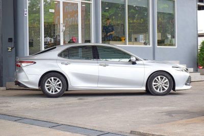 TOYOTA CAMRY 2.0G ปี 2020