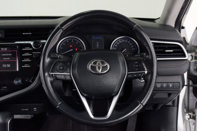 TOYOTA CAMRY 2.0G ปี 2020