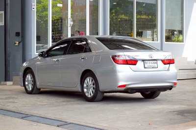 TOYOTA CAMRY 2.0G ปี 2016 จด 17