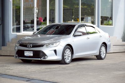 TOYOTA CAMRY 2.0G ปี 2016 จด 17