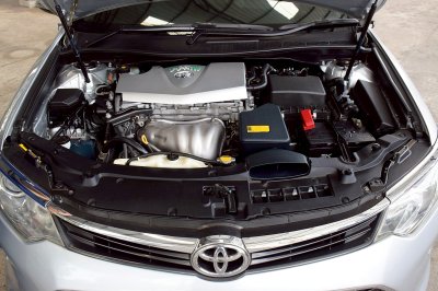 TOYOTA CAMRY 2.0G ปี 2016 จด 17