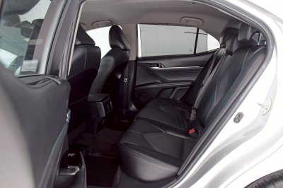TOYOTA CAMRY 2.0G ปี 2019