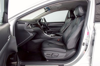 TOYOTA CAMRY 2.0G ปี 2019