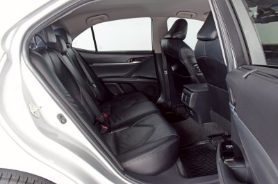TOYOTA CAMRY 2.0G ปี 2019