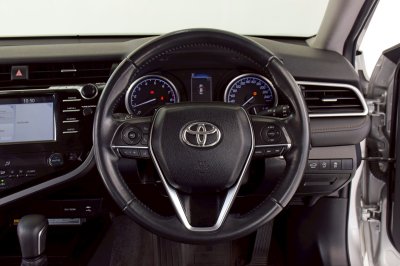 TOYOTA CAMRY 2.0G ปี 2019
