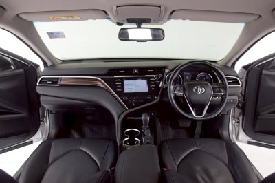 TOYOTA CAMRY 2.0G ปี 2019