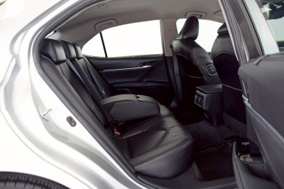 TOYOTA CAMRY 2.0G ปี 2019