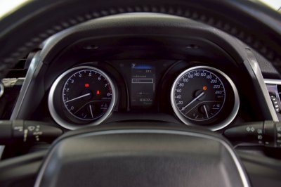 TOYOTA CAMRY 2.0G ปี 2019