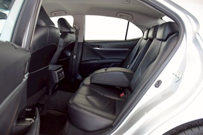 TOYOTA CAMRY 2.0G ปี 2019