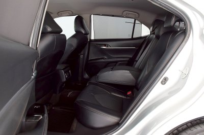 TOYOTA CAMRY 2.0G ปี 2019