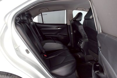 TOYOTA CAMRY 2.0G ปี 2019
