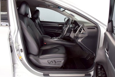 TOYOTA CAMRY 2.0G ปี 2019