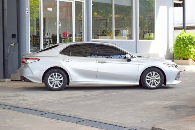 TOYOTA CAMRY 2.0G ปี 2019