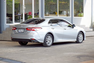 TOYOTA CAMRY 2.0G ปี 2019