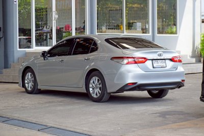 TOYOTA CAMRY 2.0G ปี 2019