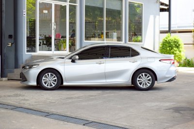 TOYOTA CAMRY 2.0G ปี 2019