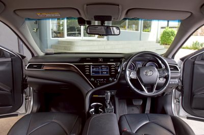 TOYOTA CAMRY 2.0G ปี 2019