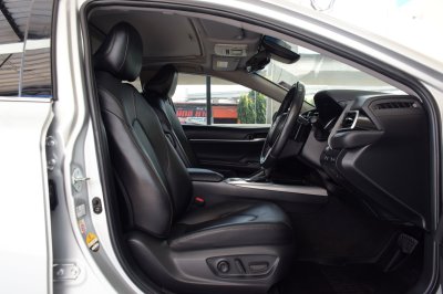 TOYOTA CAMRY 2.5 Hybrid Premium ปี 2019