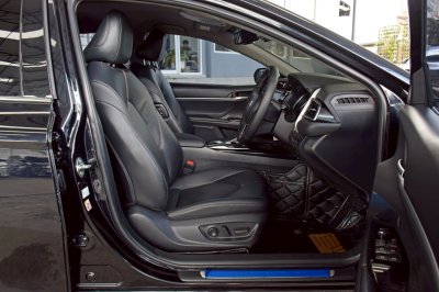 TOYOTA CAMRY 2.0G ปี 2019
