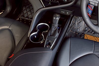 TOYOTA CAMRY 2.0G ปี 2019