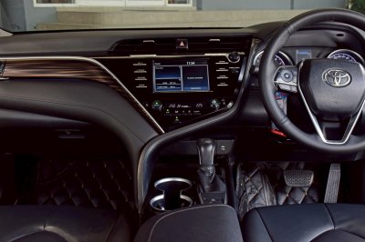 TOYOTA CAMRY 2.0G ปี 2019