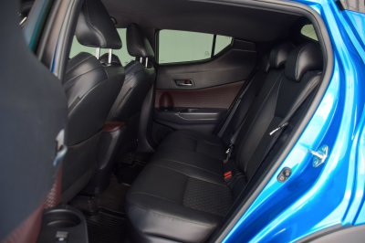 Toyota C-HR 1.8 Hybrid High AT ปี 2019