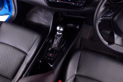 Toyota C-HR 1.8 Hybrid High AT ปี 2019