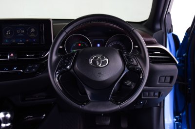 Toyota C-HR 1.8 Hybrid High AT ปี 2019