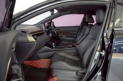 TOYOTA C-HR 1.8 Hybrid Hi AT ปี 2019