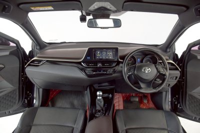 TOYOTA C-HR 1.8 Hybrid Hi AT ปี 2019