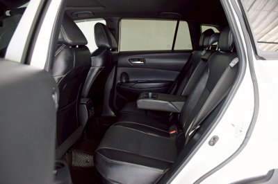 TOYOTA COROLLA CROSS 1.8 GR Sport Hybrid AT ปี 2023