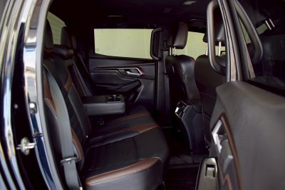 Isuzu D-Max 3.0 M V-Cross 4x4 AT ปี 2023