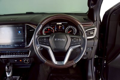 Isuzu D-Max 3.0 M V-Cross 4x4 AT ปี 2023